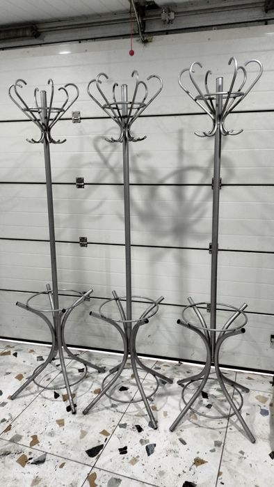 Продам вішалки .