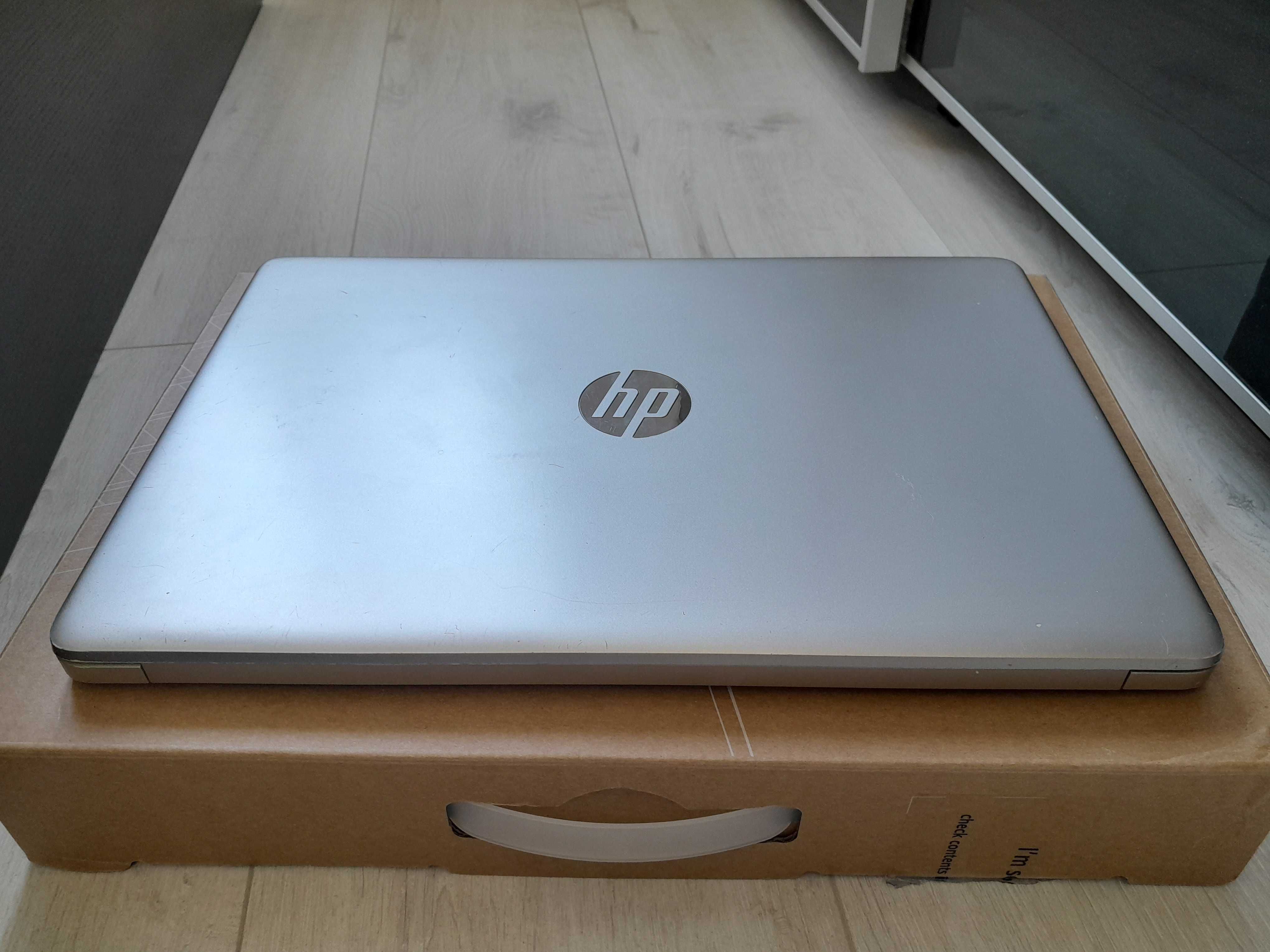 Laptop HP jak nowy / Intel Core i5 12th / SSD / Iris Xe / Gwarancja !