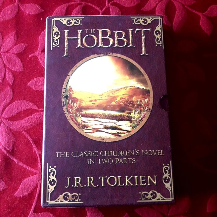 J R R Tolkien - The Hobbit - Box c/ 2 volumes PB 2012 ENG