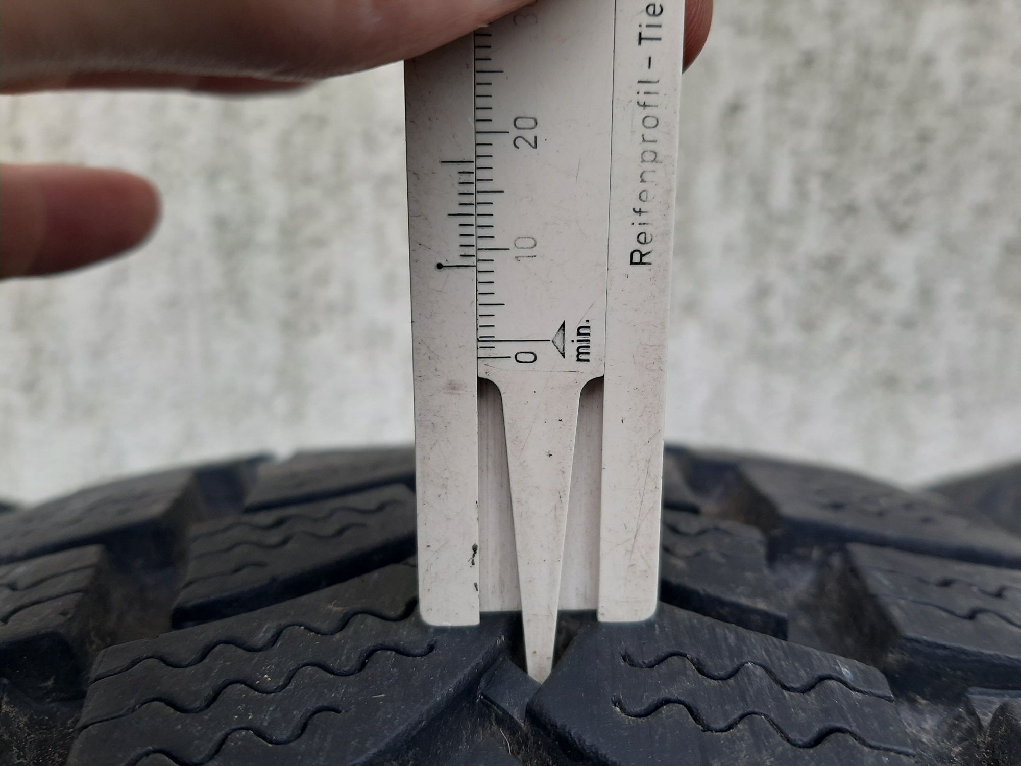 4x Opony zimowe 215/65R16C Vredestein ComTrac Winter 8-8,5mm