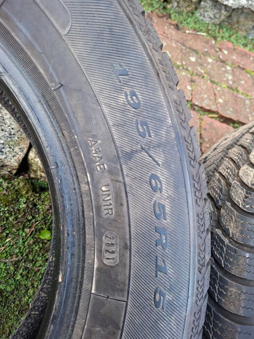 Opony zimowe 195/65 R15 debica frigo 2