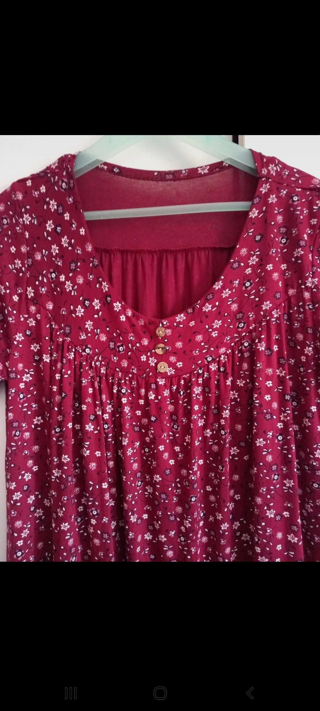 Vestido solto de flores, sob fundo bordeaux - TU - Italy