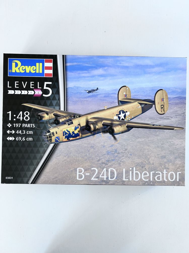 Samolot B-24D Liberator model do sklejania Revell 03831