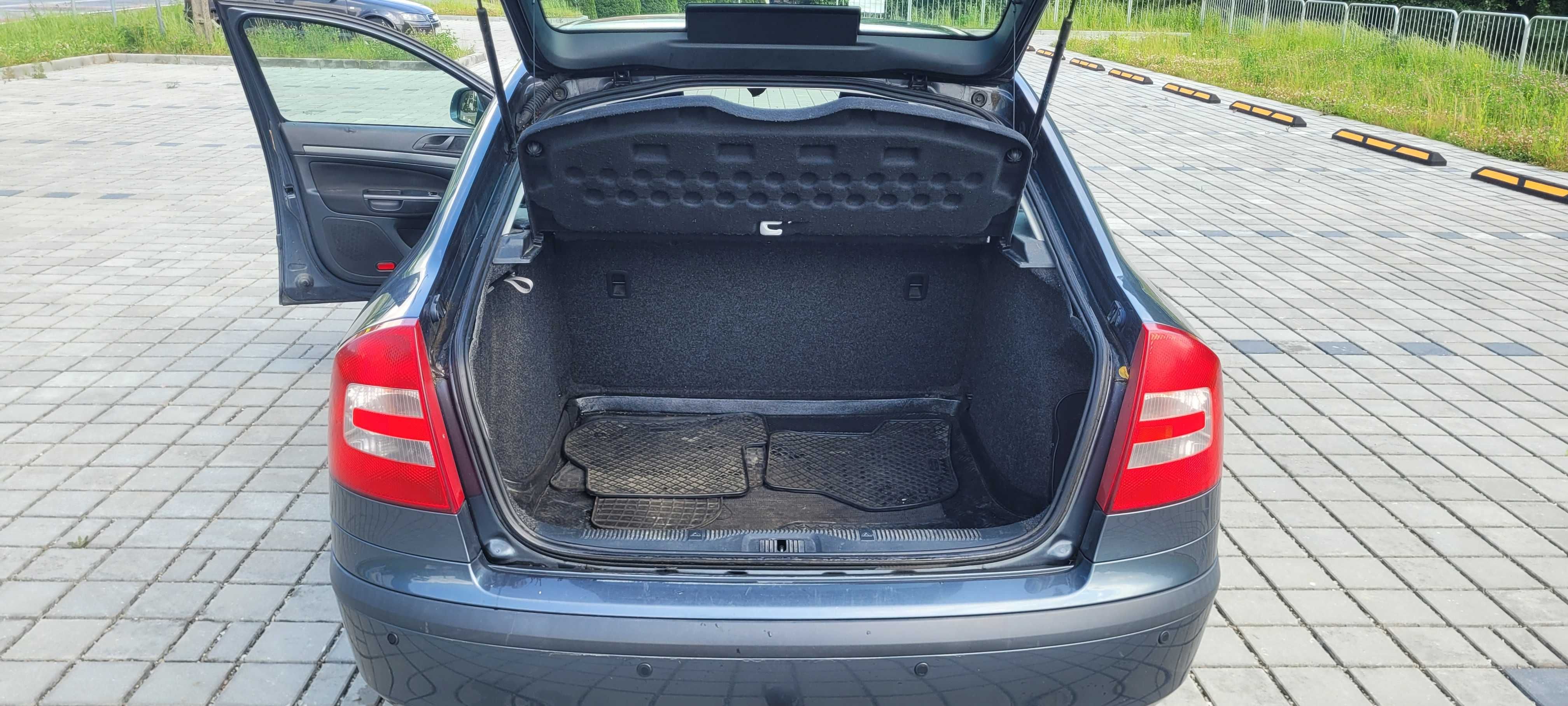 Skoda Octavia 2  MPI  1.6   2012r