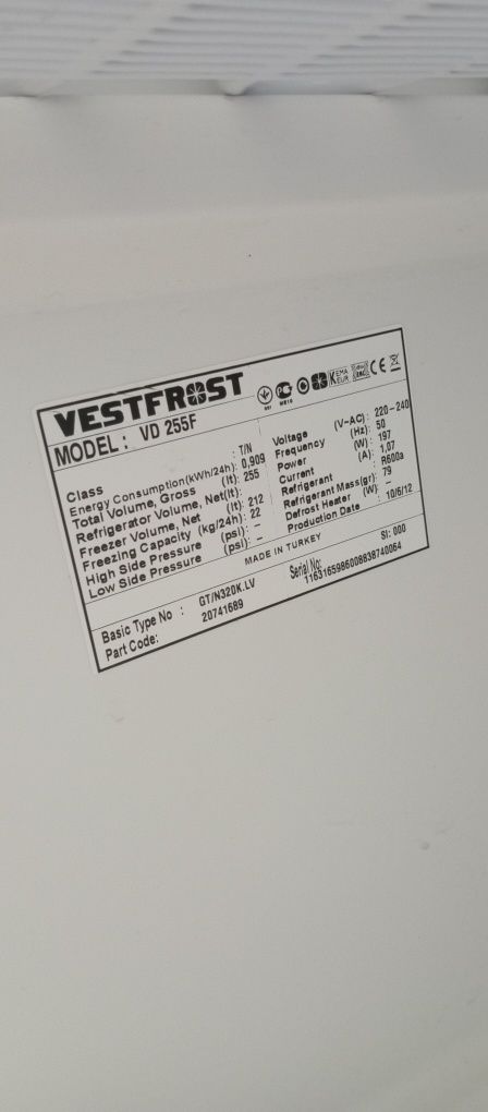 Продам морозильную камеру Vestfrost VD 255F