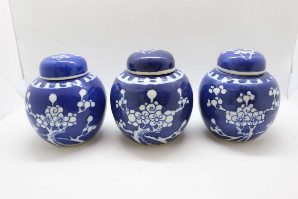 Pote Porcelana Chinesa Ginger Prunus Kangxi Azul e Branco XX 10cm