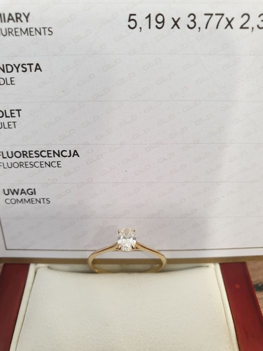 Śliczny Złoty pierścionka z brylantem 0.30ct