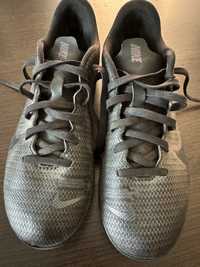 Buty piłkarskie Nike korki 35