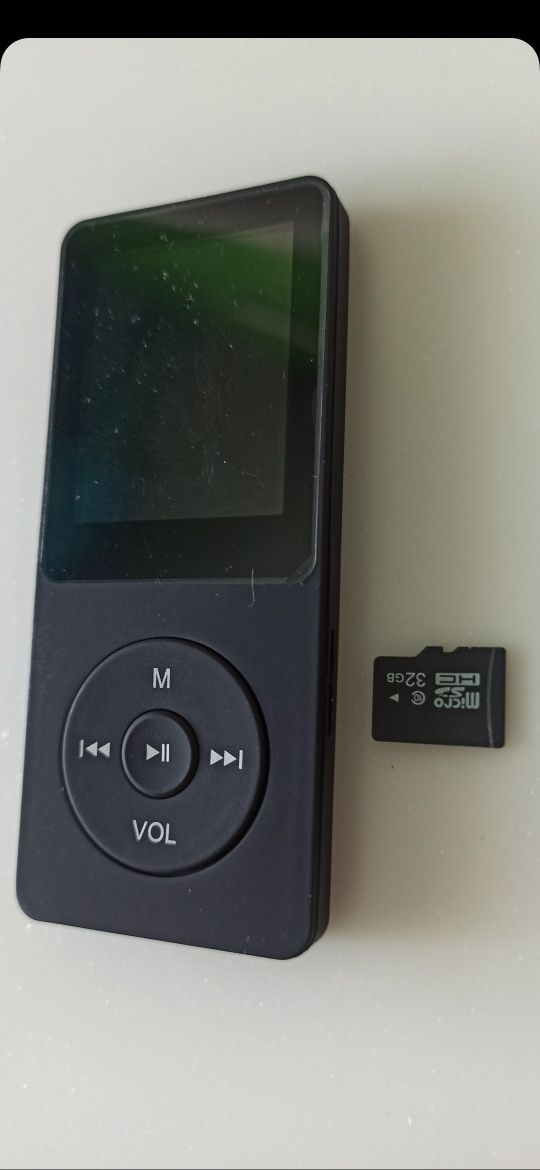MP3 PLAYER.  Mini music player.