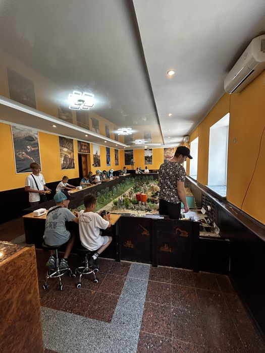 Продаж готового бізнесу, іноваційна кавярня з радіокерованою технікою