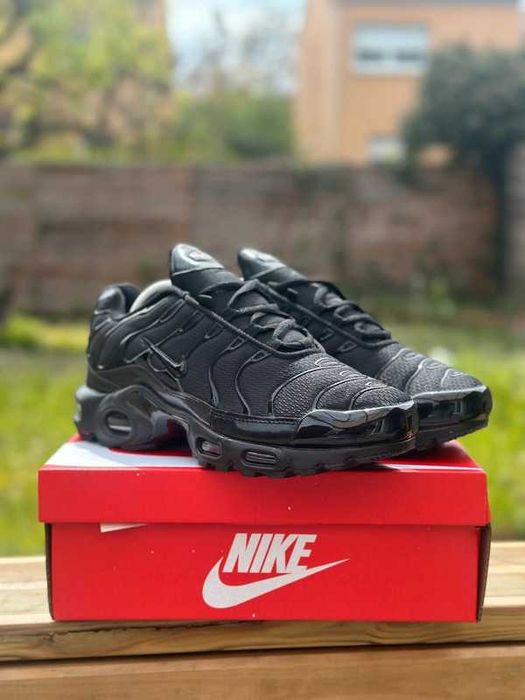Buty damskie Trampk Nike_Air_Max_TN_Plus_Black R.42