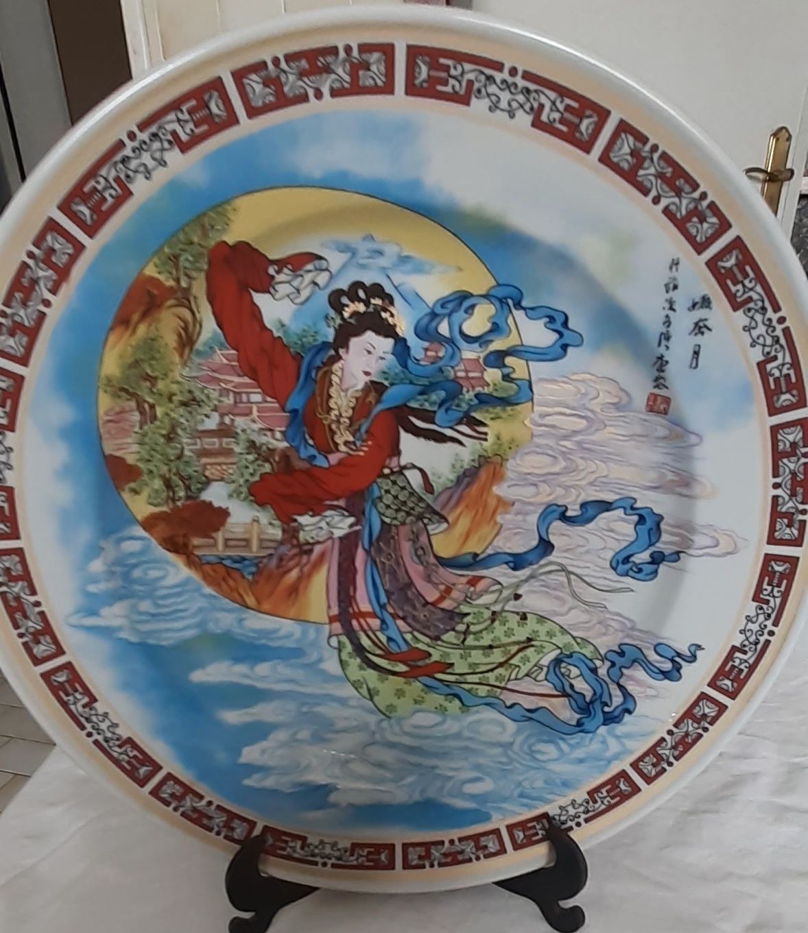 Lote de 4 pratos antigos decorativos de porcelana da China