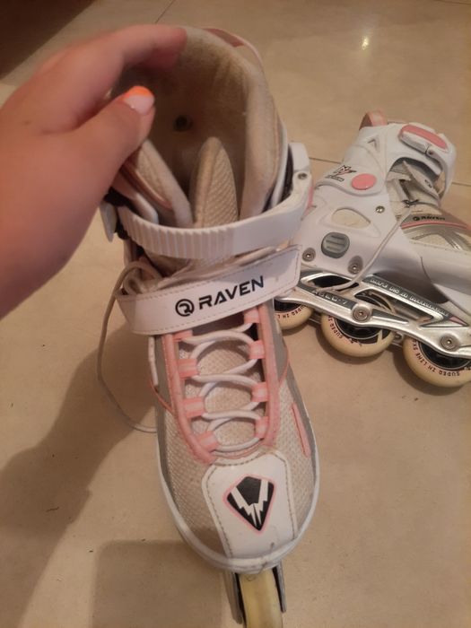 Damskie rolki różowe.