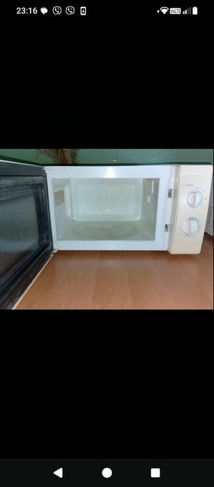 Мікрохвильова піч lG