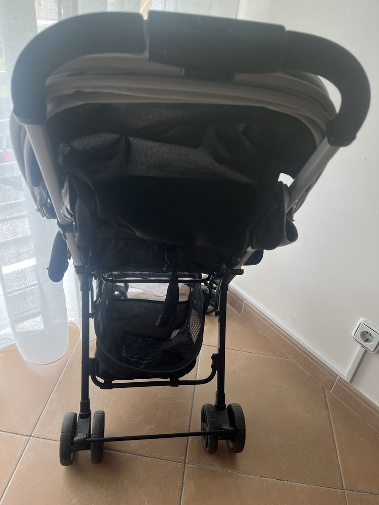 Carrinho de viagem dobrável chicco