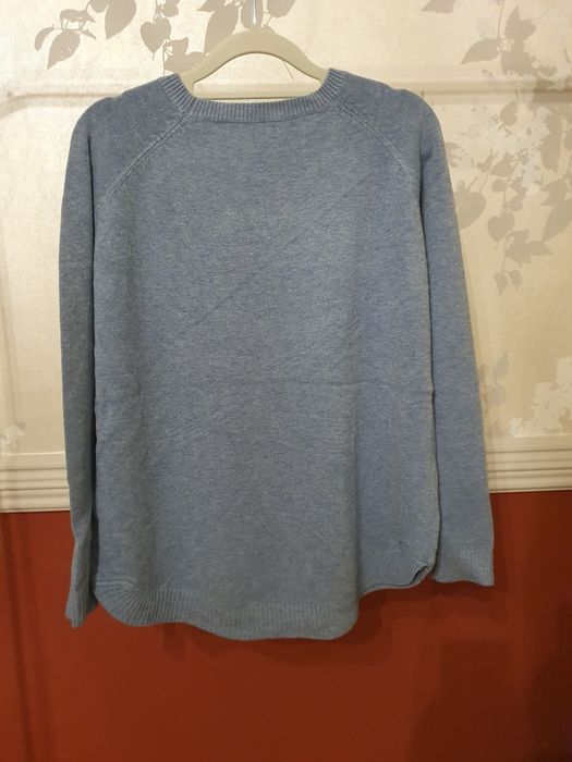 Jasnoniebieski cienki sweter