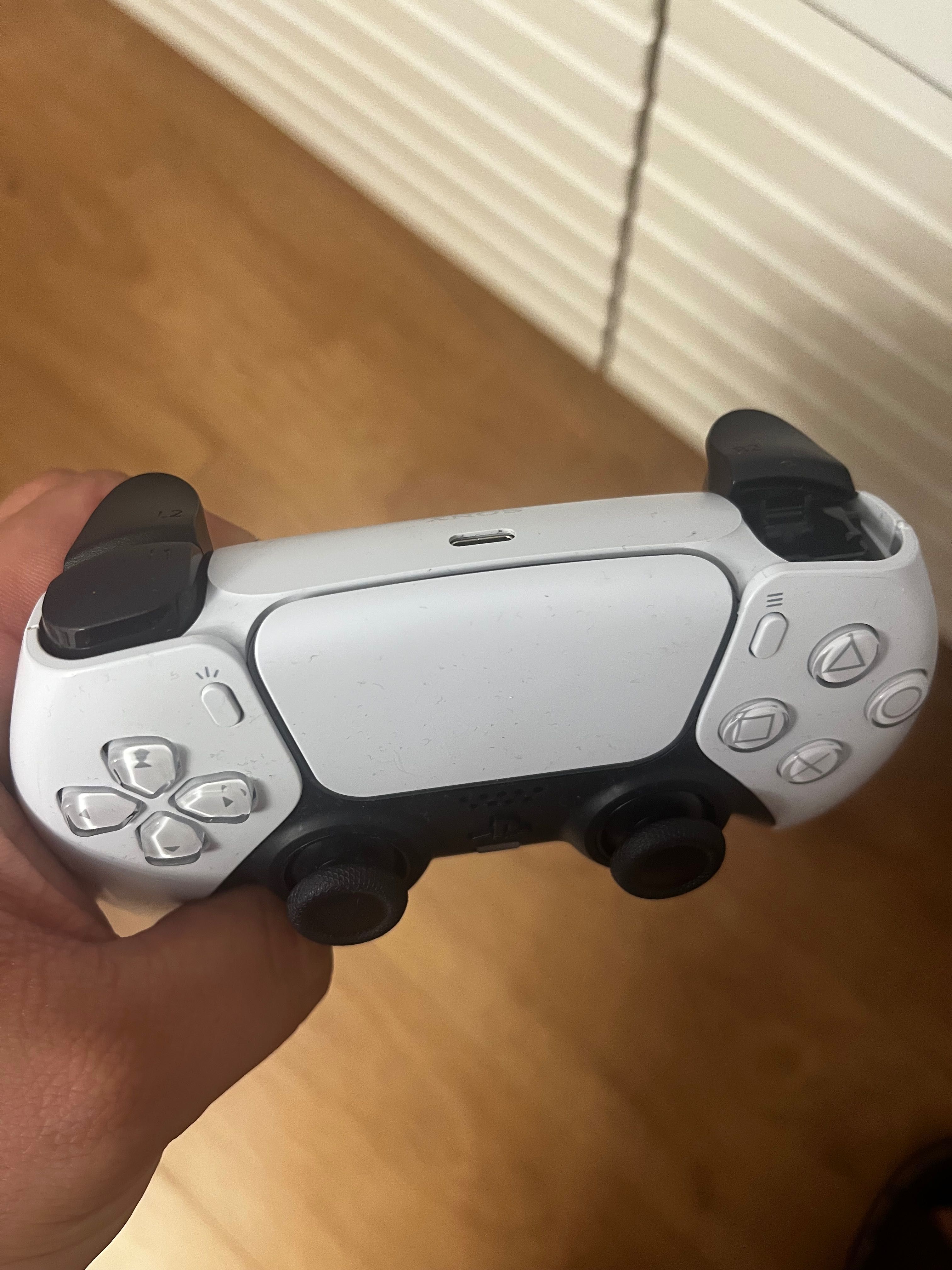 PlayStation 5 dwa joysticki
