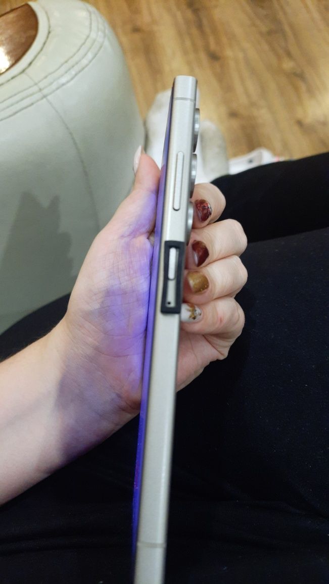 Telefon smartphone android jak samsung galaxy s24 ultra.