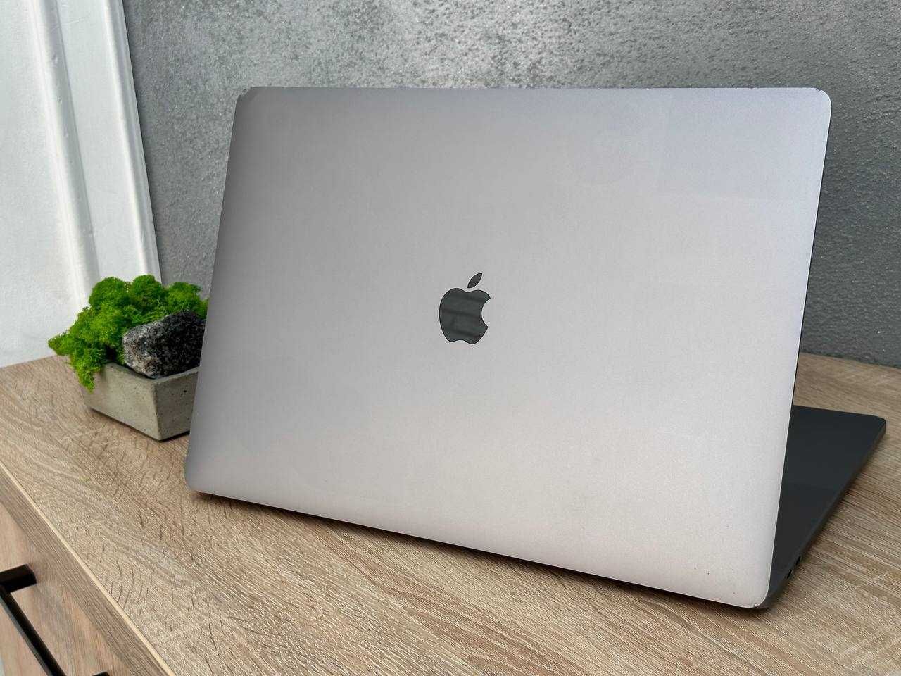 MacBook Pro 16" 2019  i7/32 RAM/512/Radeon 5300M 4Gb Макбук Про 298Цик