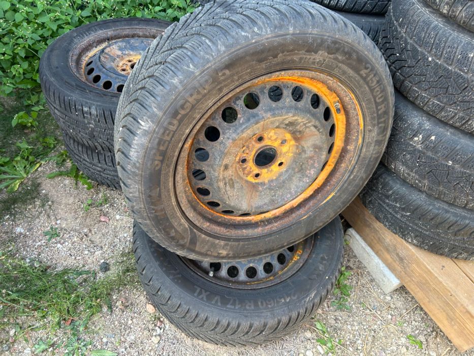 Opony zimowe 215/60 r17 felgi stalowe 5x114.3 Semperit Uniroyal Toyota