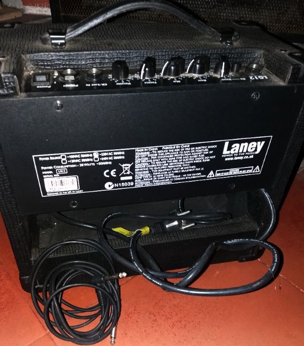 Guitarra Eléctrica Academy, Amplificador Coluna de Guitarra Laney LG12