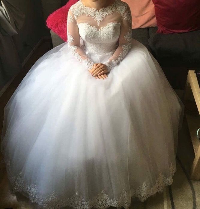 Suknia ślubna księżniczka piękna koronka długi rękaw