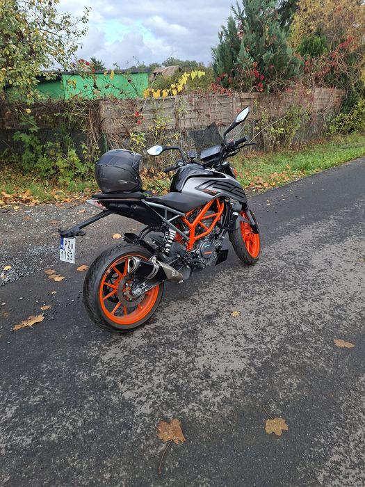 Sprzedam KTM duke 125 stan idealny +dwie kaska pokrywce i zamek