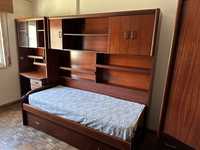 Mobilia de quarto com duas camas