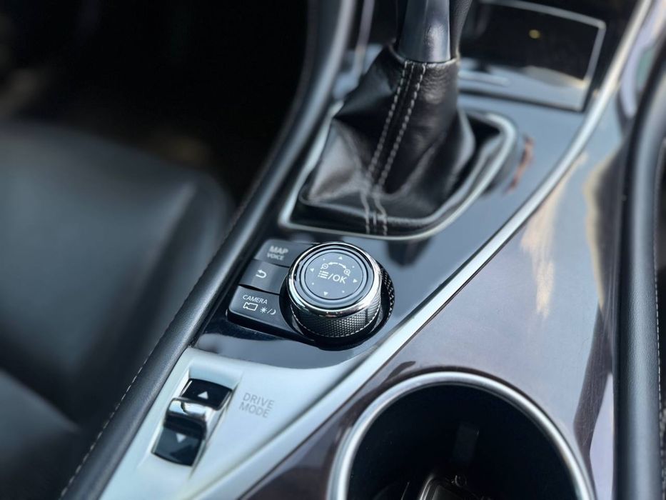 Infiniti Q50 3.5hydrid кращий седан в класі на найкращому двигуні