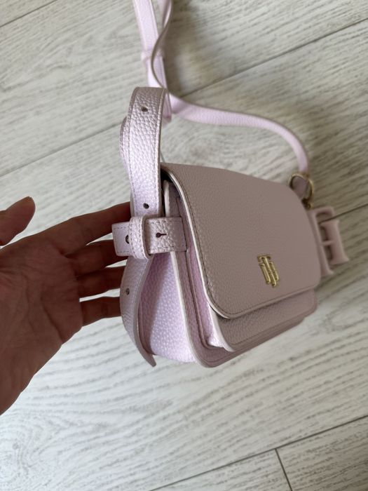 Сумка клач світла рожева через плече кросбоді оригінал tommy hilfiger