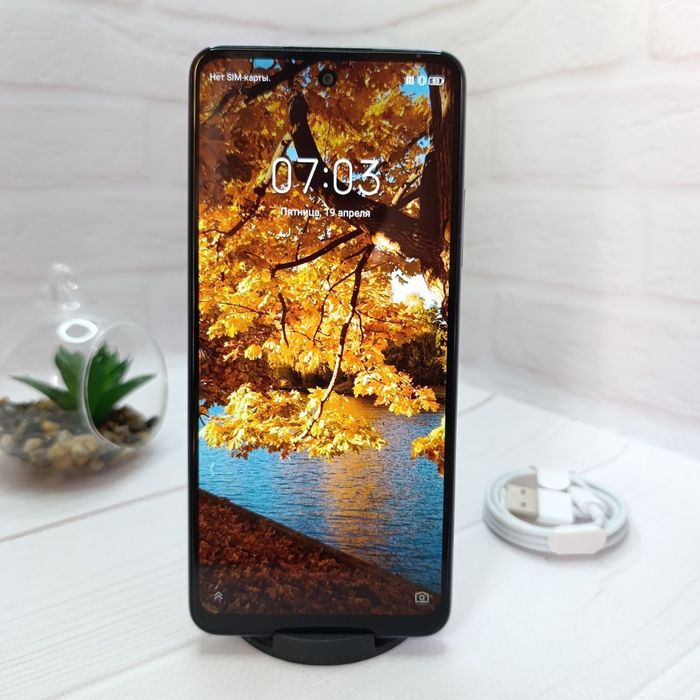 Продам телефон ZTE Nubia V60 Design  6/256Gb NFC в гарному стані
