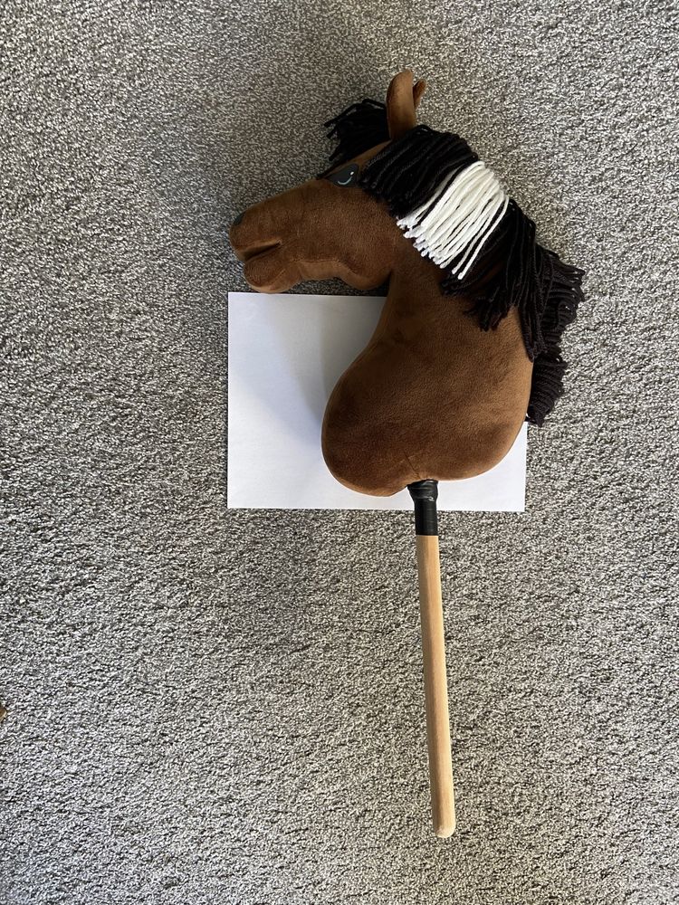 Hobby horse kary czarny konik na patyku rozmiar A3