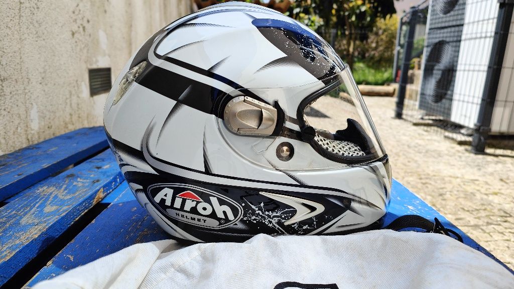 Vendo capacete integral Airoh tam. S