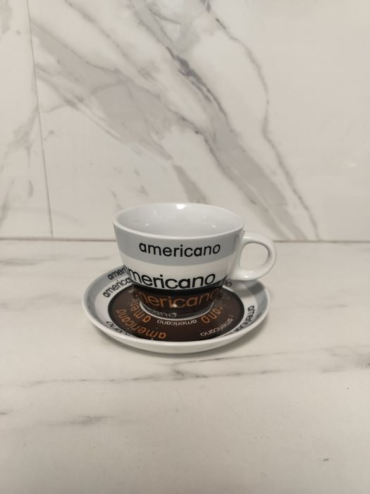 Filiżanka porcelanowa