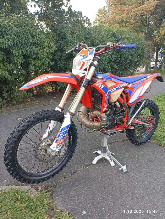 Beta 300rr Factory Racing zawiesz.2komorowa Kayaba, stan jak nowa