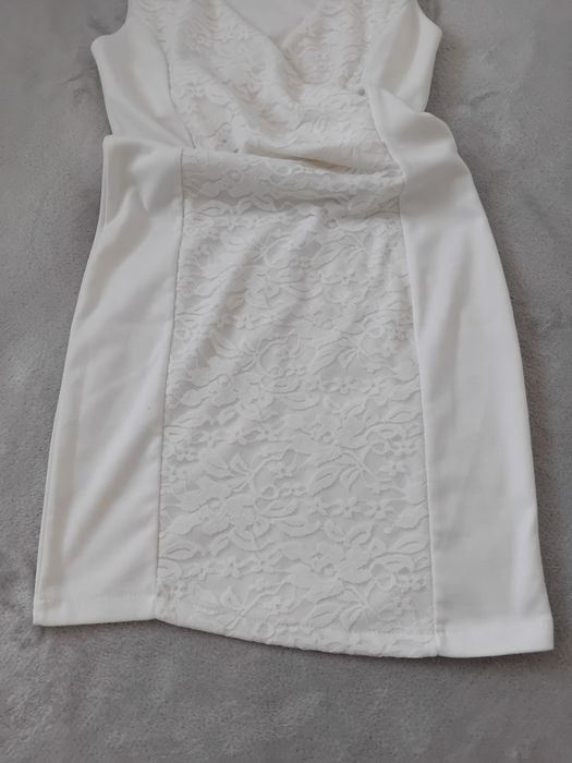 Klasyczna sukienka ołówkowa śmietankowa biel koronkowy przód roz. XS/S