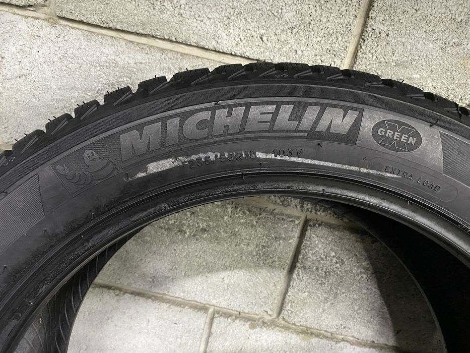 Зимові шини 235/50 R19 (103V) MICHELIN
