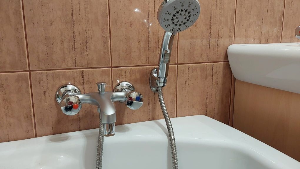 Bateria umywalkowa i wannowa