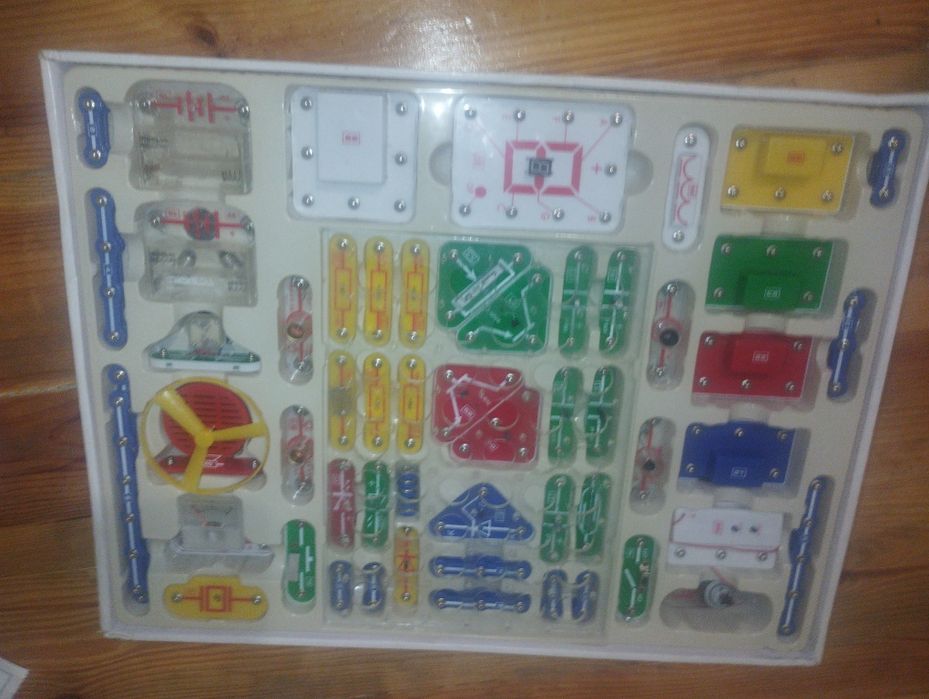 Електроний конструктор