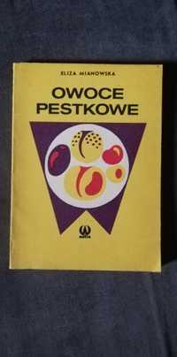 Owoce pestki we-Eliza Mianowska