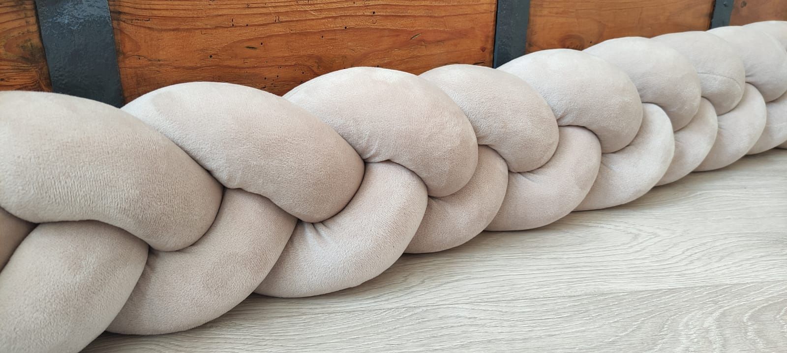 Warkocz ochraniacz do łóżeczka welur jasny beż 200 cm