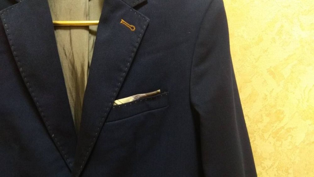 Продам школьный пиджак "Нова форма" 146 см