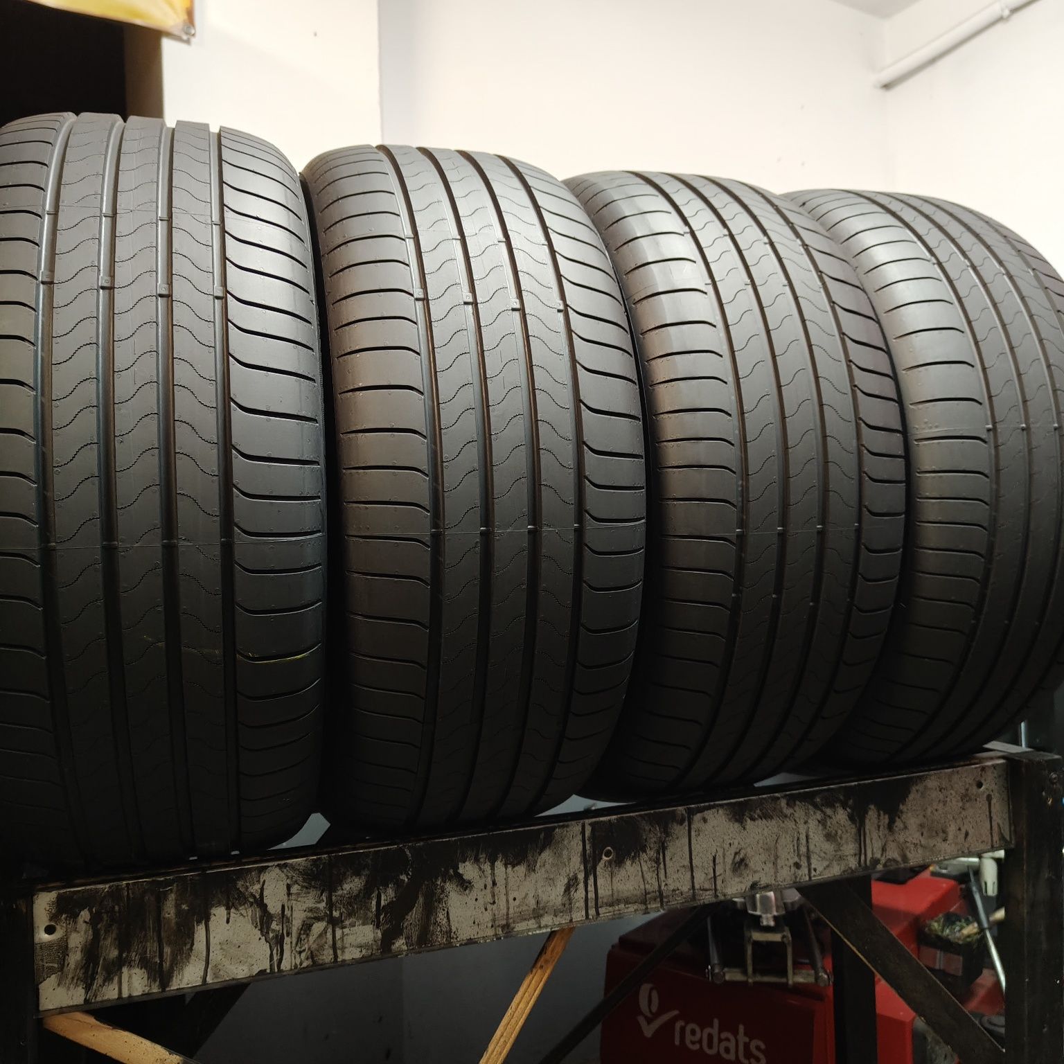 255/45/19 Sprzedam komplet opon letnich Bridgestone