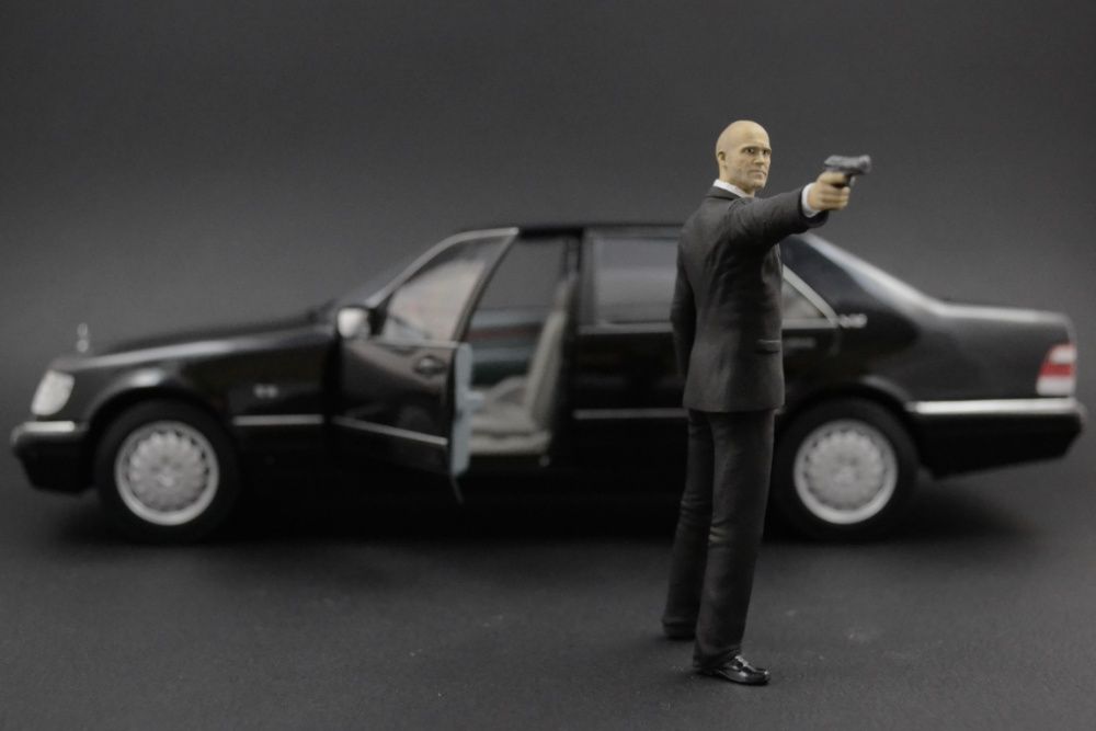 Jason Statham Figurka 1:18 BMW 740i E38 KK-scale