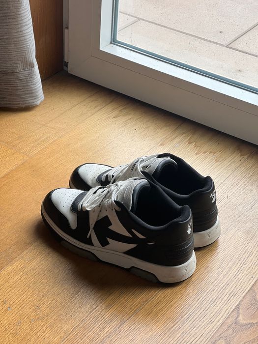 Off white preto e branco