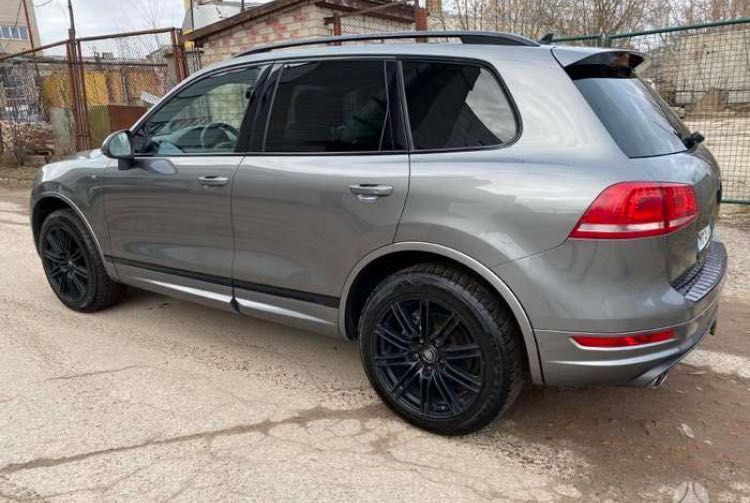 Розборка бампер крила фари  автозапчастини Таурег nf Touareg 2 Туарег