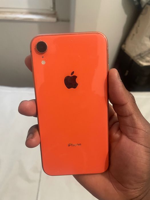 Vendo IPhone XR em bom estado