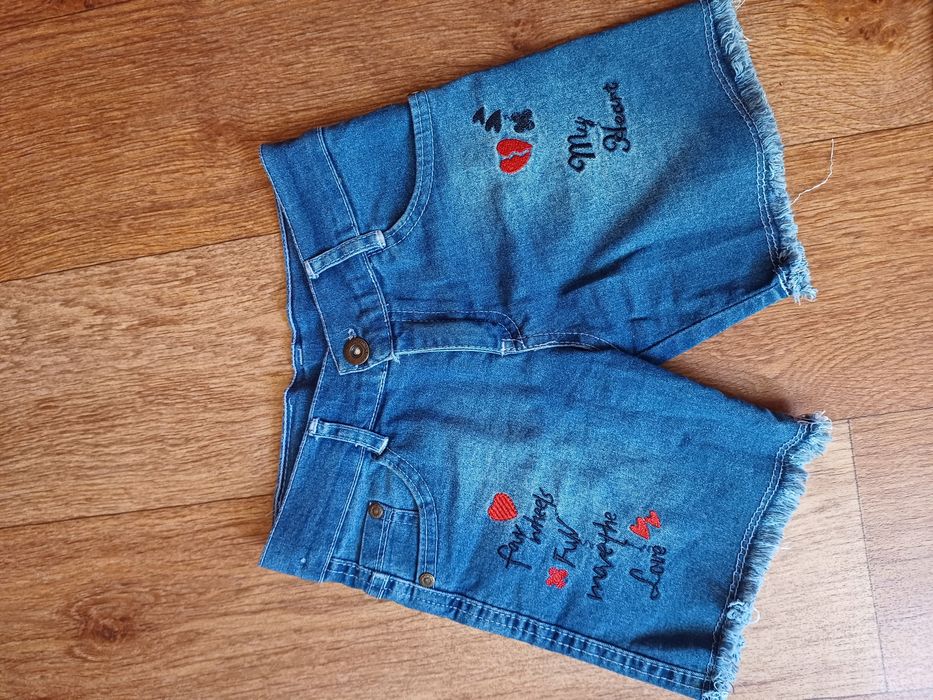 Шорти на дівчинку