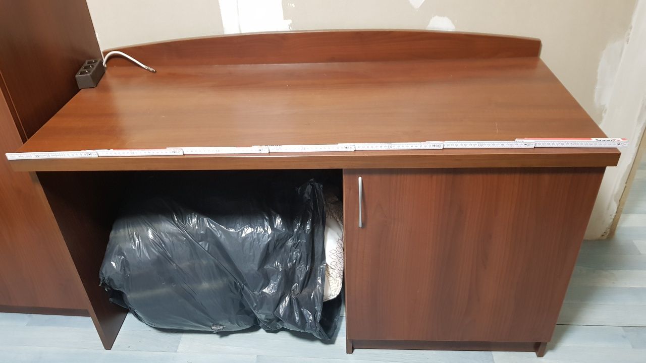 Biurko duże i solidnie 140x60x76cm wys