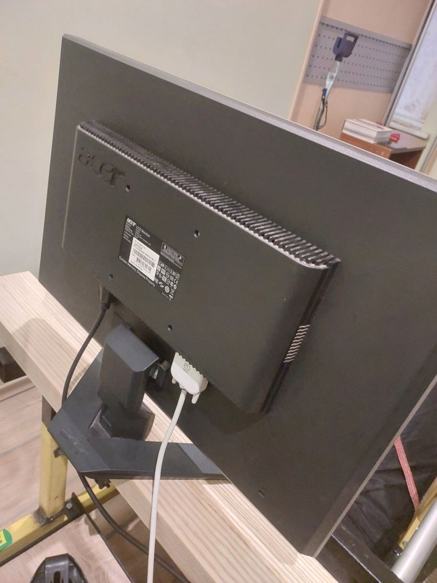 Монитор Acer X223W